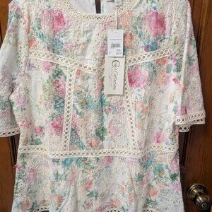 Womens Floral top, size Large